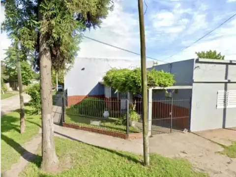 Amplio local multiples usos mas vivienda