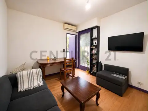 DEPARTAMENTO 2 AMBIENTES CON PATIO, EXCELENTE UBICACIÓN SOBRE AV. PERÓN.