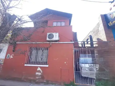 Casa multifamiliar a reciclar 