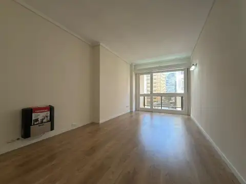 Departamento 2 ambientes con dependencia al frente con balcón Belgrano 2200 Centro