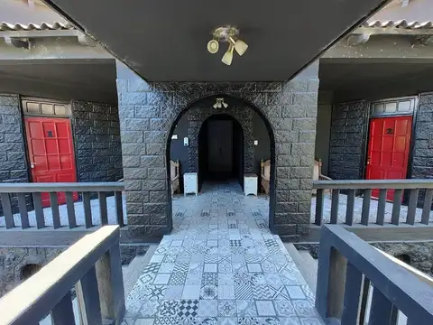 Hotel estilo gótico en Tanti