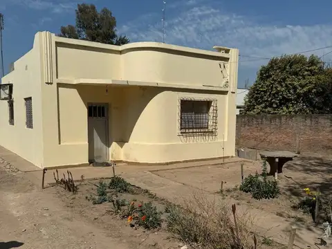 Calle M A Einstein 200