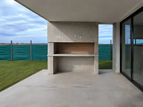 Casa en Venta con 4 cocheras