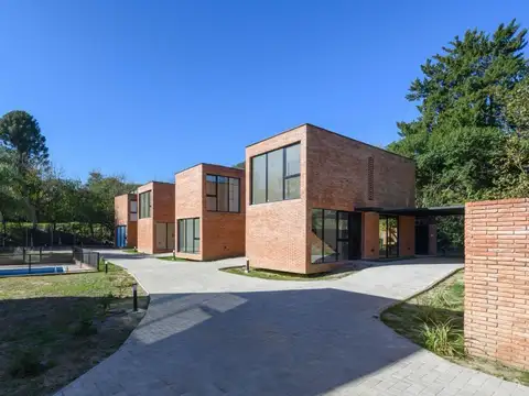 Duplex en  Villa Allende 2 dormitorios con patio housing