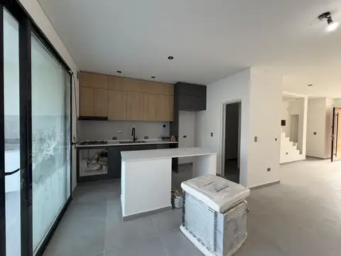 Casa en Venta en Villa Adelina, USD 275.000