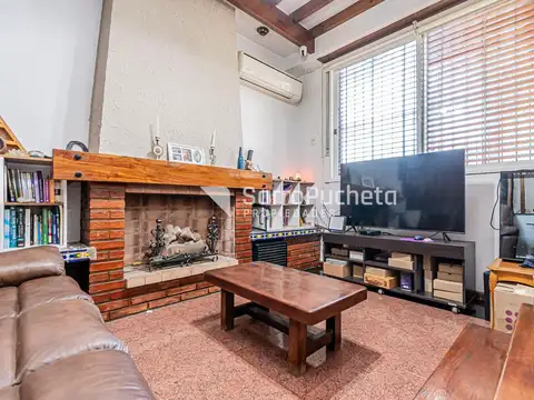 Casa en Venta con 2 cocheras