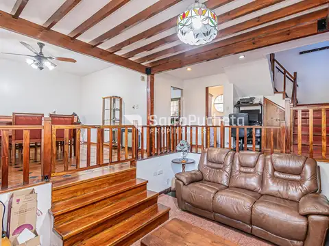 Casa 4 ambientes con 2 baños