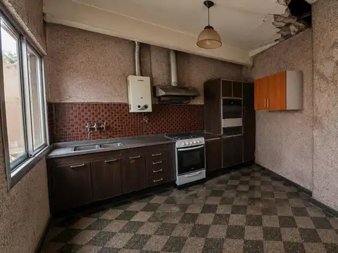 Casa 4 ambientes con 1 baño