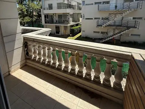 Departamento en Alquiler con 1 cocheras