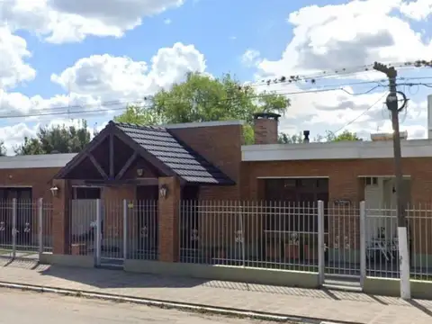 Santa Teresa, Av. Sarmiento 100, Excelente propiedad