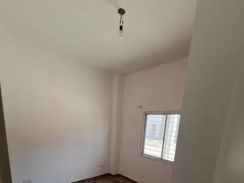 Depto Tipo Casa 2 ambientes con 1 baño