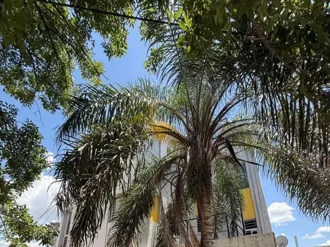 Duplex de uso múltiple con cochera cubierta doble!