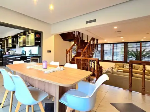 Casa en Venta en Villa Sarmiento, USD 650.000