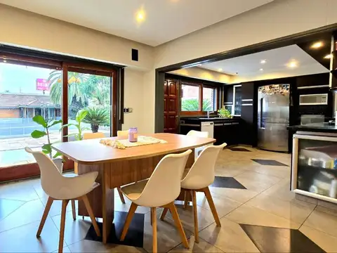 Casa 5 ambientes con 7 baños