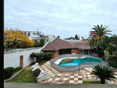 CASA CHALET 5 AMB. PISCINA SAUNA JACUZZI COCHERA 