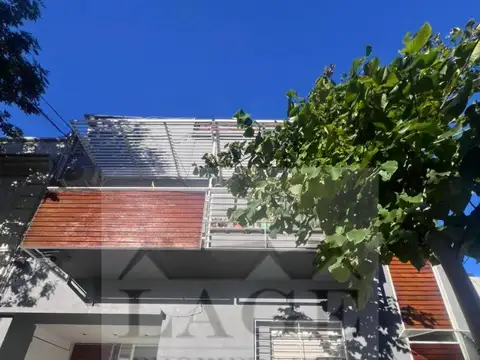 Depto Tipo Casa en Venta 25 años