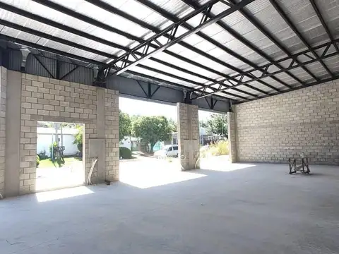 Locales a Estrenar en zona de mucha circulacion Belen de ESCOBAR