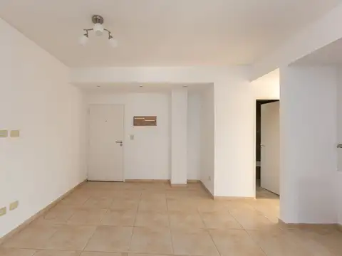 VENTA DPTO 3 AMB EN CASTELAR C/COCHERA