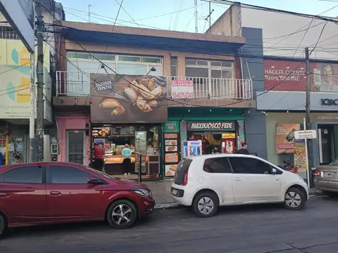 Venta 2 locales comerciales y 5 oficinas en Planta Alta