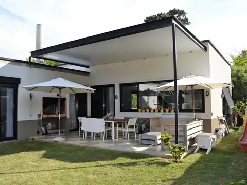 Casa en Alquiler Temporal en Punta del Este, USD 8.600