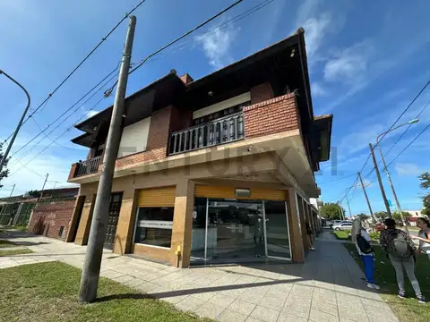 CASA 4 AMBIENTES C/PISCINA + LOCAL COMERCIAL, SOBRE AV. COLON, MAR DEL PLATA
