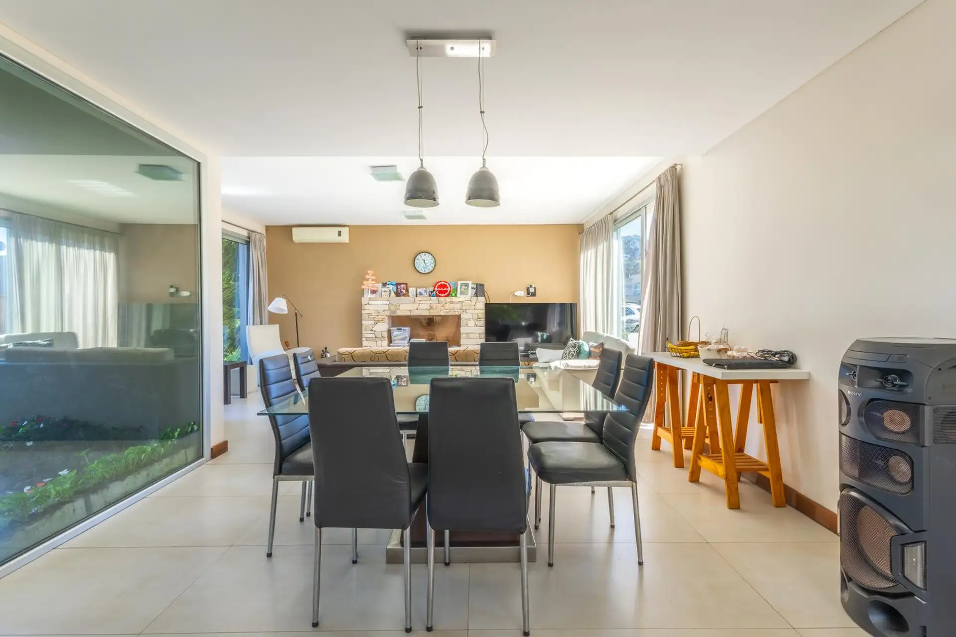 Casa estilo moderno en el barrio privado Rumenco