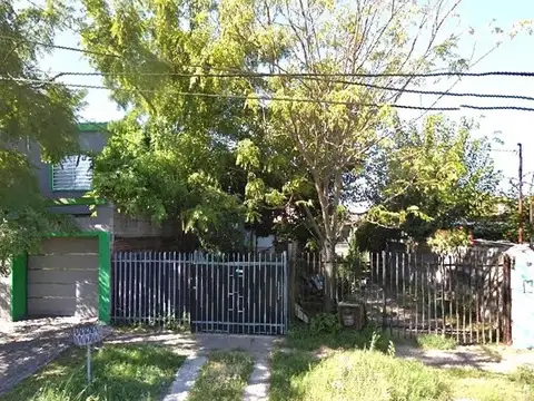 OPORTUNIDAD 2 CASAS Y ESPACIO PARA CONSTRUIR MAS