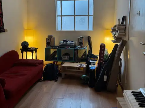 Luminoso departamento de 2 ambientes en venta en Almagro, bajas expensas