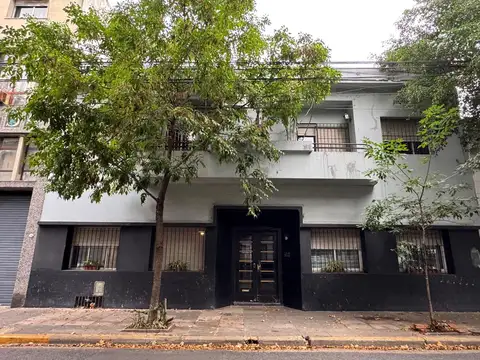 Luminoso departamento de 2 ambientes en venta en Almagro
