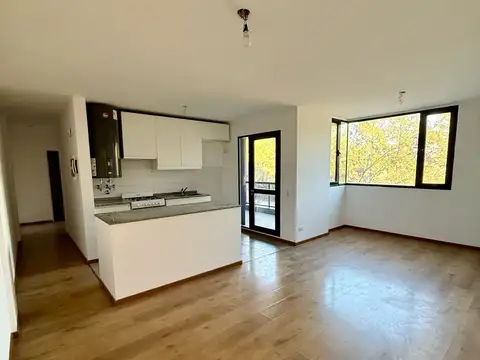 DEPARTAMENTO DOS DORMITORIOS CON MEJORAS Y COCHERA