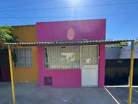 CASA CON DEPARTAMENTO Y LOCAL EN OLIVERA