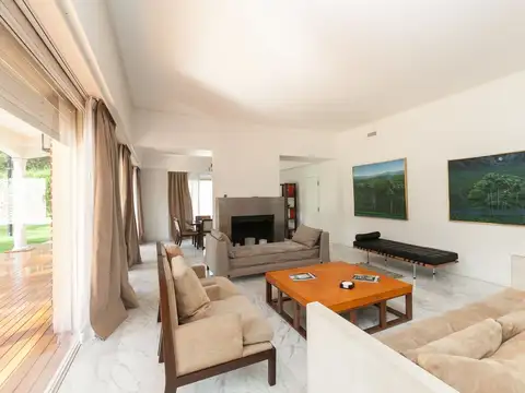 CASA EN LAS LOMAS DE SAN ISIDRO , EXCELENTE ESTADO