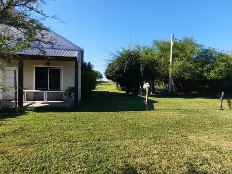 Casa en venta en Saladero Mariano Cabal con vista al arroyo