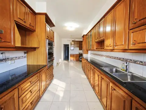 Departamento en Alquiler de 4 dormitorios