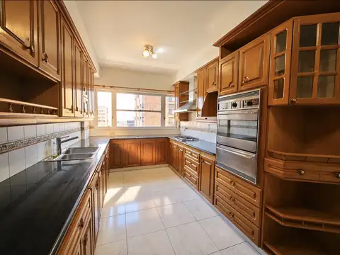 Departamento 5 ambientes con 3 baños