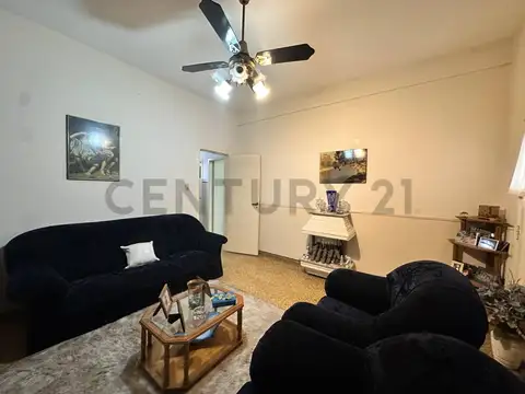 VENTA CASA ESTILO AMERICANO 3 AMBIENTES MORON COCHERA