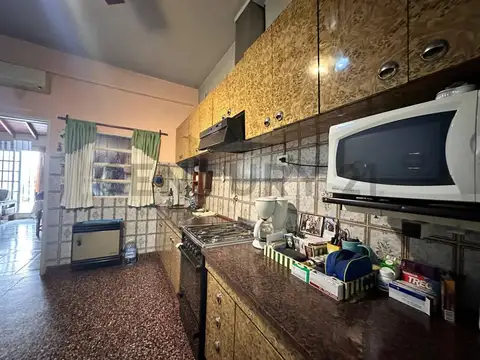 CURUPAYTI 1400, Piso 0