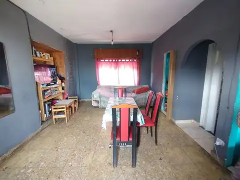Casa 5 ambientes con 2 baños