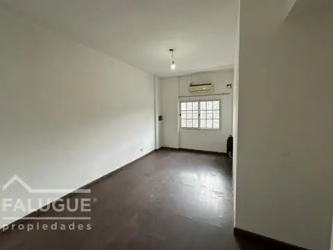 Departamento dos ambientes con balcón