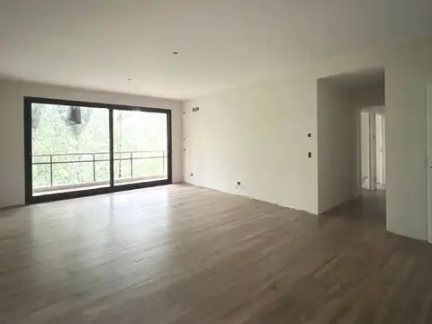 Departamento en  Belgrano Chico - 4 Amb con cochera y bauler