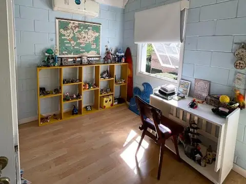 Casa en Venta con 3 cocheras