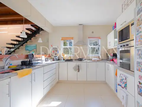 Casa en Venta con 4 cocheras