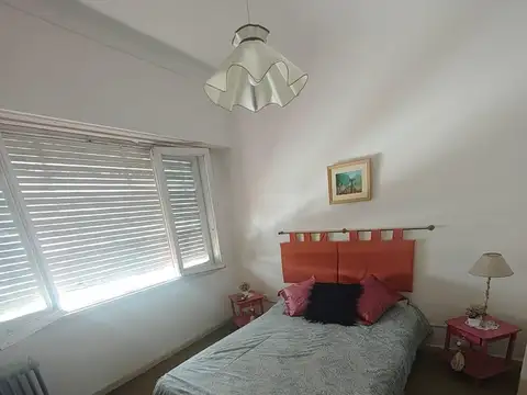 VENTA. DEPTO 2 AMB. EN EDIFICIO MONTECARLO FRENTE A PLAYA BRISTOL. MAR DEL PLATA