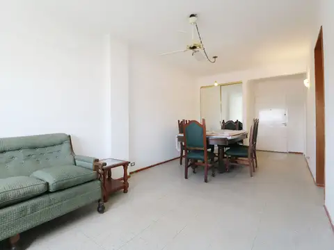 VENTA DEPARTAMENTO 4 AMBIENTES AL FRENTE MATADEROS