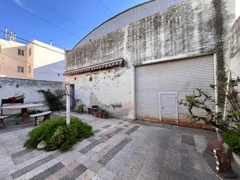 Casa a reciclar con galpon B° San Martin