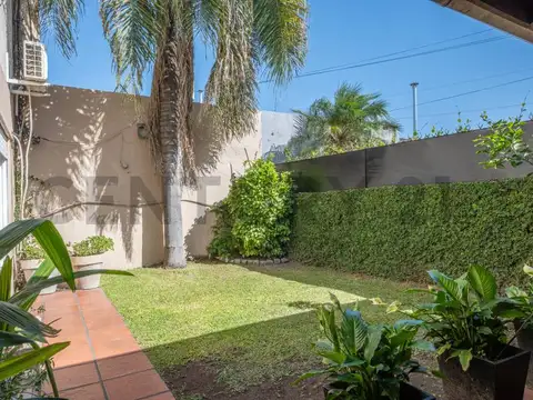 VENTA CASA 5 AMBIENTES CON JARDIN EN TIGRE CENTRO