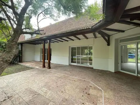 Casa en Venta con renta en San Jorge Village.