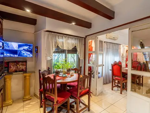 VENTA CASA 4 AMBIENTES WILDE COCHERA
