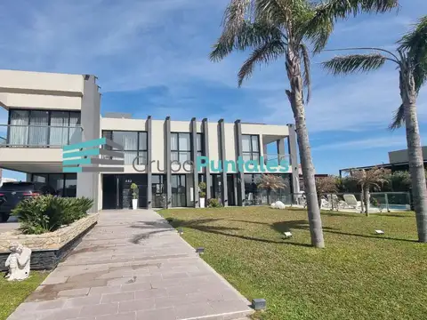 Casa en Venta en Countries y Barrios Cerrados en Esteban Echeverria, USD 448.000
