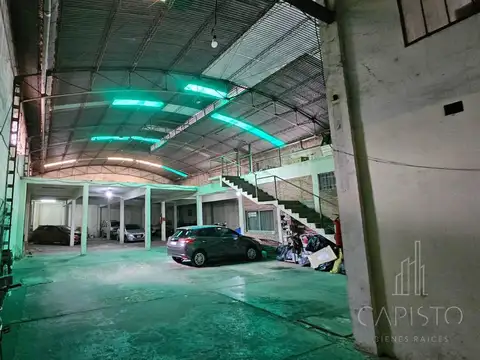 Depósito techo parabolico 8 metros entrepiso, oficinas, baños más local a la calle en San Andrés